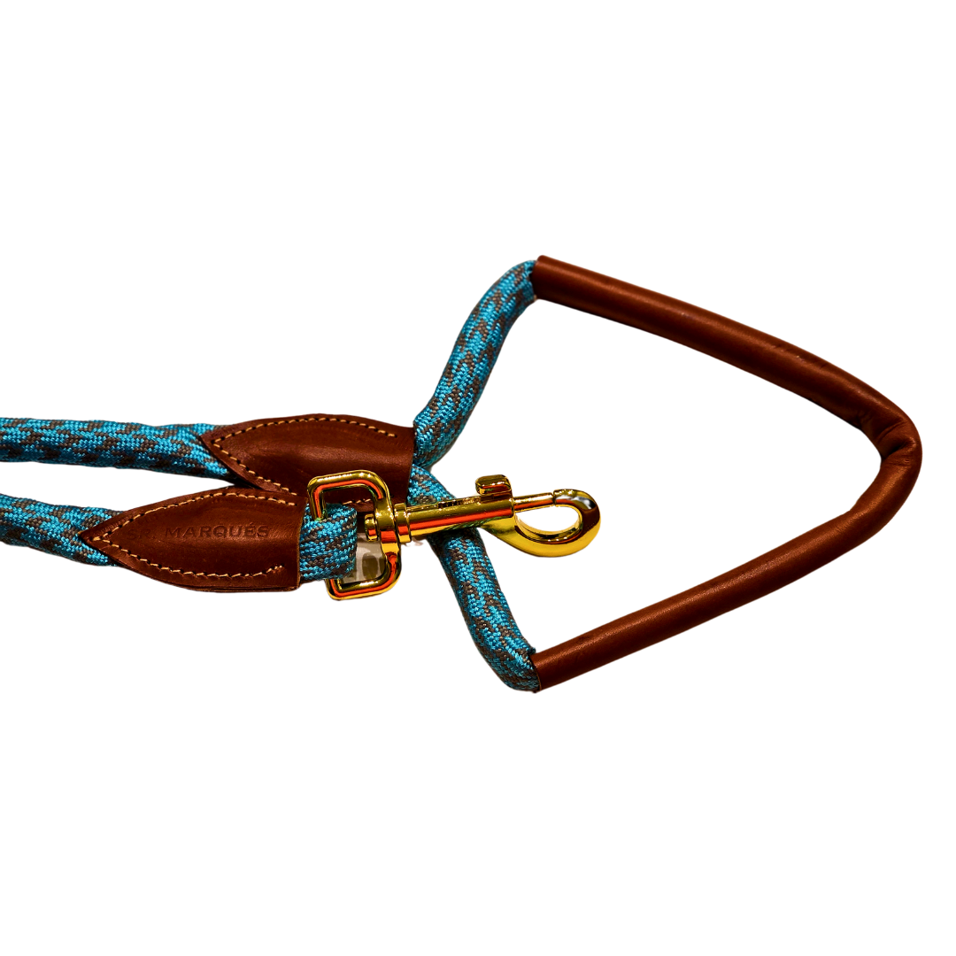 Detalle correa cordon y cuero para perro en color turquesa y marron