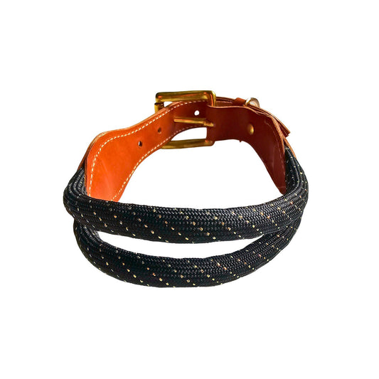 Collar de perro en cuero y cuerda en negro. Flechazo